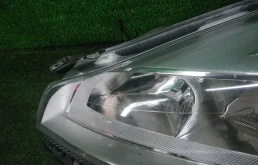 Фара левая для Ford Kuga 2015 года на фотографиях