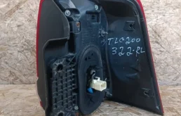 Фонарь внешний левый для Toyota Land Cruiser 2008 года на фотографиях