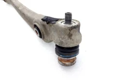 Рычаг передний правый нижний для Audi A6 2010 года на фотографиях