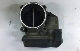 Дроссельная заслонка для Audi A4 2012 года на фотографиях