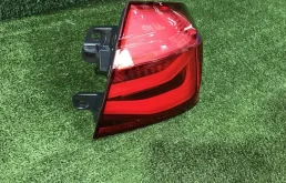 Фонарь внешний правый для BMW 3er 2014 года на фотографиях