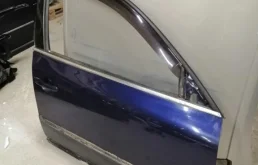 Дверь передняя правая для Volkswagen Passat 2000 года на фотографиях