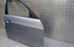 Двери для BMW 3er 2006 года на фотографиях