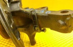 Кулак поворотный левый для Mercedes-Benz Vito 2009 года на фотографиях