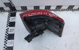 Фонарь внешний левый для Toyota Land Cruiser 2020 года на фотографиях