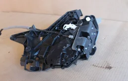 Замок двери задней правой для Volvo S40 2008 года на фотографиях