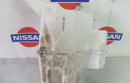 Бачок омывателя для Nissan X-Trail 2022 года на фотографиях