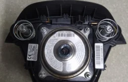 Подушка безопасности водителя для Kia Rio 2017 года на фотографиях