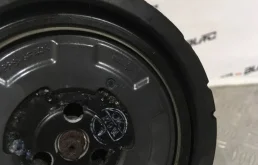 Компрессор кондиционера для Audi A6 2005 года на фотографиях