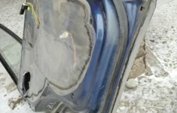 Двери для Suzuki Grand Vitara 2004 года на фотографиях