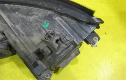 Фара правая для Volkswagen Tiguan 2012 года на фотографиях