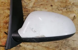 Стекла и зеркала для Opel Astra 2004 года на фотографиях