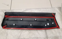 Накладка двери багажника для Volkswagen Tiguan 2009 года на фотографиях