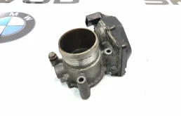 Блок дроссельной заслонки для Volkswagen Tiguan 2010 года на фотографиях