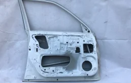 Дверь передняя левая для Subaru Forester 2008 года на фотографиях