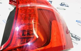 Фонарь внешний правый для Volvo XC90 2019 года на фотографиях