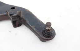 Рычаг передний правый нижний для Nissan Murano 2002 года на фотографиях