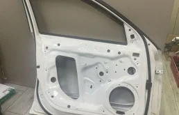 Дверь передняя левая для Audi A4 2011 года на фотографиях