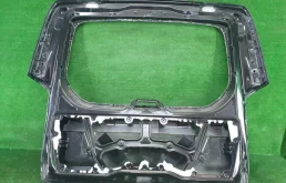 Крышка багажника для Mercedes-Benz Vito 2017 года на фотографиях