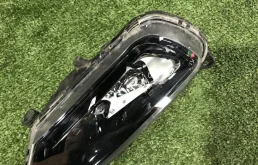 Противотуманка (ПТФ) передняя правая для Volvo XC90 2018 года на фотографиях