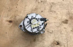 Генератор для Nissan X-Trail 2000 года на фотографиях