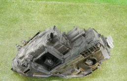 Фара правая для Volkswagen Tiguan 2016 года на фотографиях