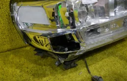 Фары для Toyota Land Cruiser 2021 года на фотографиях