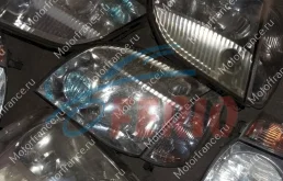 Фара левая для Nissan X-Trail 2005 года на фотографиях