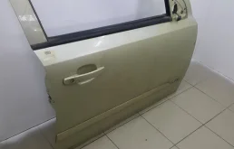 Дверь передняя правая для Opel Astra 2005 года на фотографиях