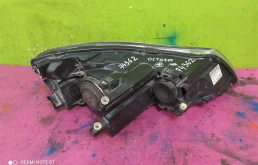 Фары для Skoda Octavia 2004 года на фотографиях