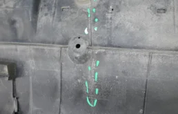 Накладка порога левая для Toyota Land Cruiser 2010 года на фотографиях