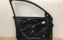 Дверь передняя левая для Volkswagen Touareg 2005 года на фотографиях
