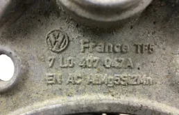 Рычаг передний левый верхний для Volkswagen Touareg 2008 года на фотографиях