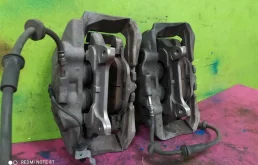 Суппорт передний левый для Audi A6 2015 года на фотографиях