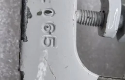 Петля капота левая для BMW X5 на фотографиях