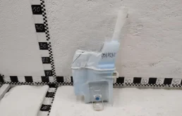 Бачок стеклоомывателя передний для Hyundai Tucson 2015 года на фотографиях