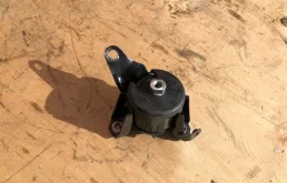 Опора двигателя передняя правая верхняя для Toyota Avensis на фотографиях