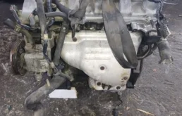 Двигатель для Mazda MPV 1999 года на фотографиях