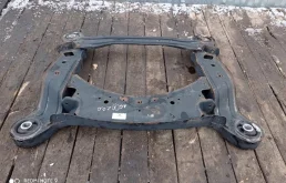 Подрамник двигателя для Audi A6 2008 года на фотографиях