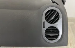 Торпедо (в сборе) для Volkswagen Tiguan 2013 года на фотографиях