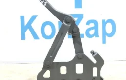 Петля капота левая для Kia Sportage на фотографиях