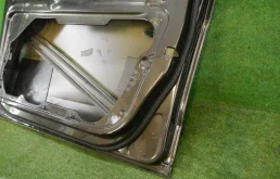 Дверь передняя правая для Volkswagen Passat 2011 года на фотографиях