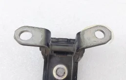 Петля двери передней левой верхняя для Nissan X-Trail 2018 года на фотографиях