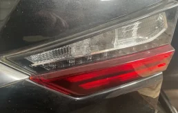 Фонарь внутренний правый для Lexus RX 2022 года на фотографиях
