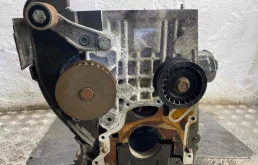 МКПП для Volkswagen Golf 2003 года на фотографиях