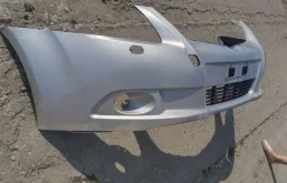 Бампер для Toyota Avensis 2012 года на фотографиях