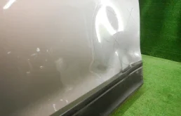 Накладка на дверь передняя левая для Volkswagen Tiguan 2018 года на фотографиях