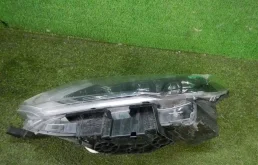 Фара левая для Nissan X-Trail 2018 года на фотографиях