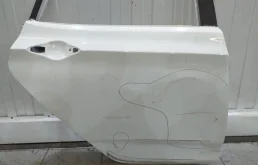 Дверь задняя правая для Hyundai Solaris 2011 года на фотографиях