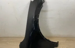 Крыло правое для Volkswagen Touareg 2016 года на фотографиях